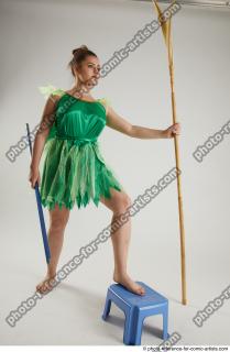 2020 01 KATERINA STANDING POSE WITH SPEAR AND SWORD (9)